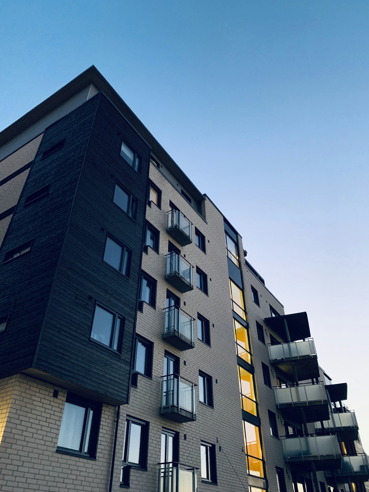 Uriarte 2200 Tower